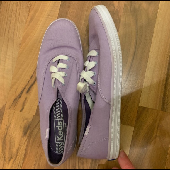 Size 8 Women’s Light Purple Keds - Picture 2 of 3
